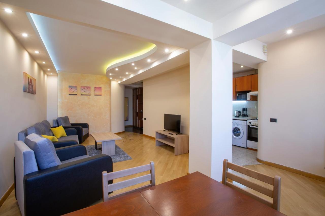 Umba Apartment N4 - Balcony And Mount Ararat View يريفان المظهر الخارجي الصورة